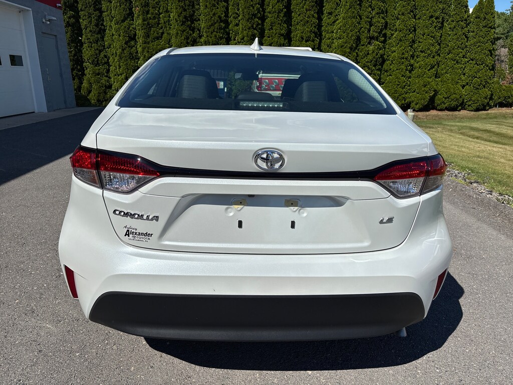 Used 2025 Toyota Corolla LE Sedan