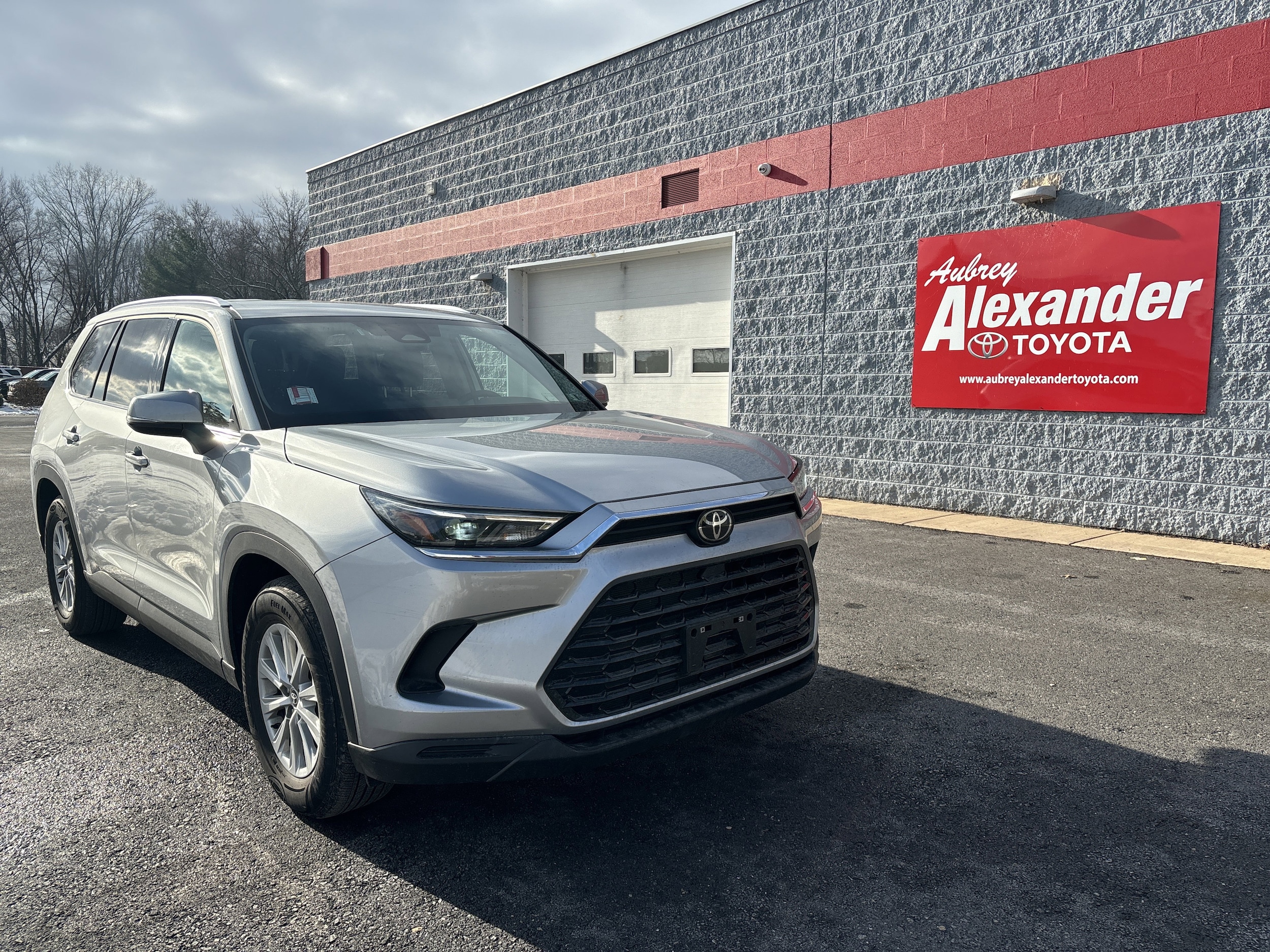 2025 Toyota Grand Highlander XLE's photo