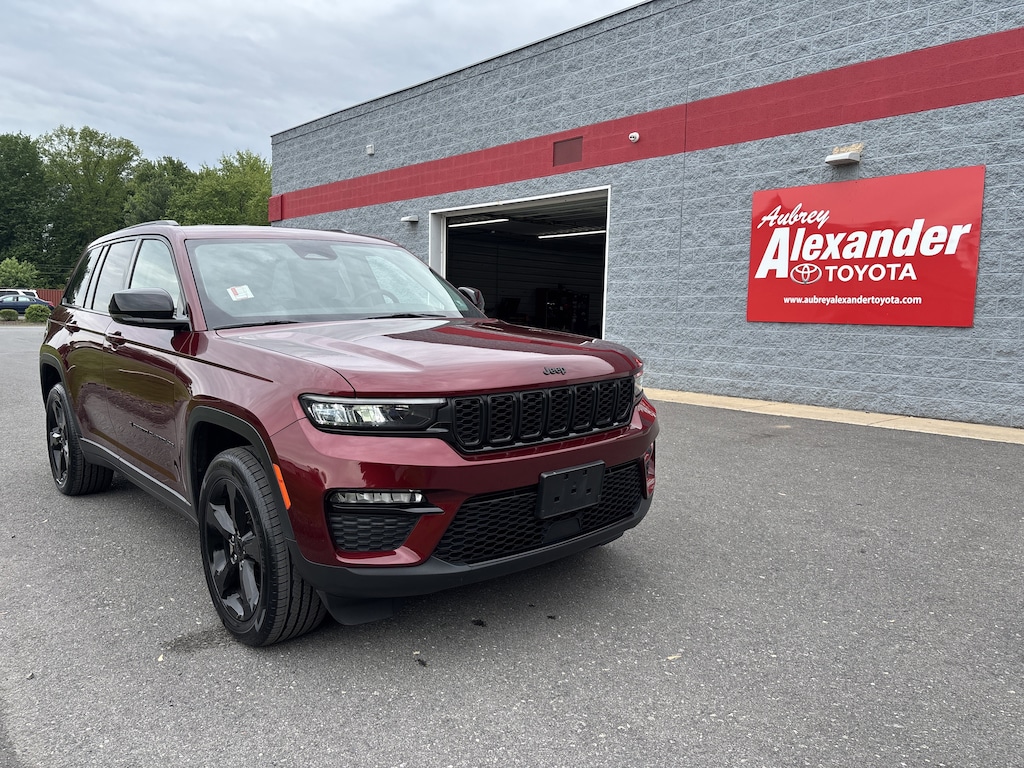 Used 2023 Jeep Grand Cherokee Limited SUV