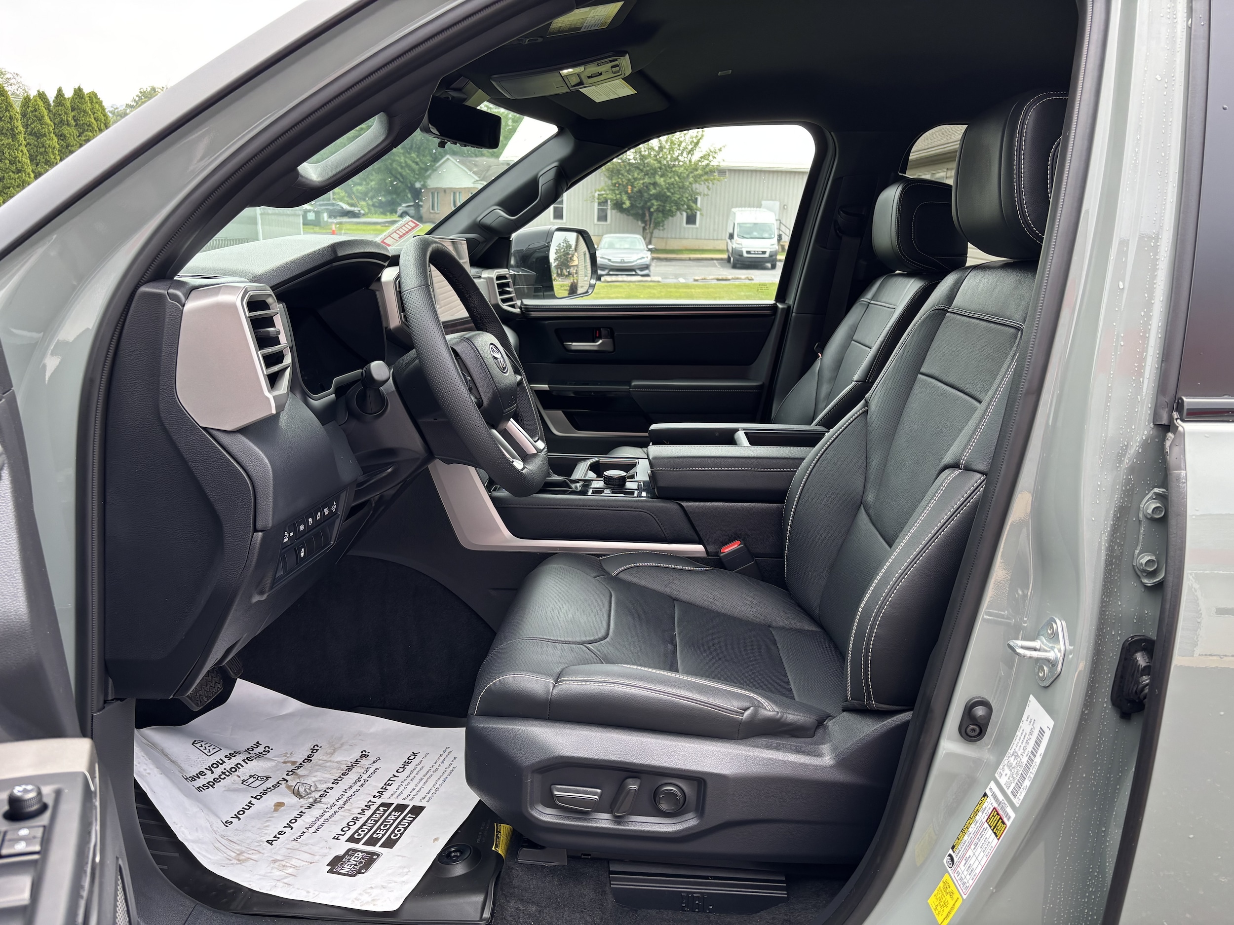 2026 Toyota Tundra Limited - Photo 12
