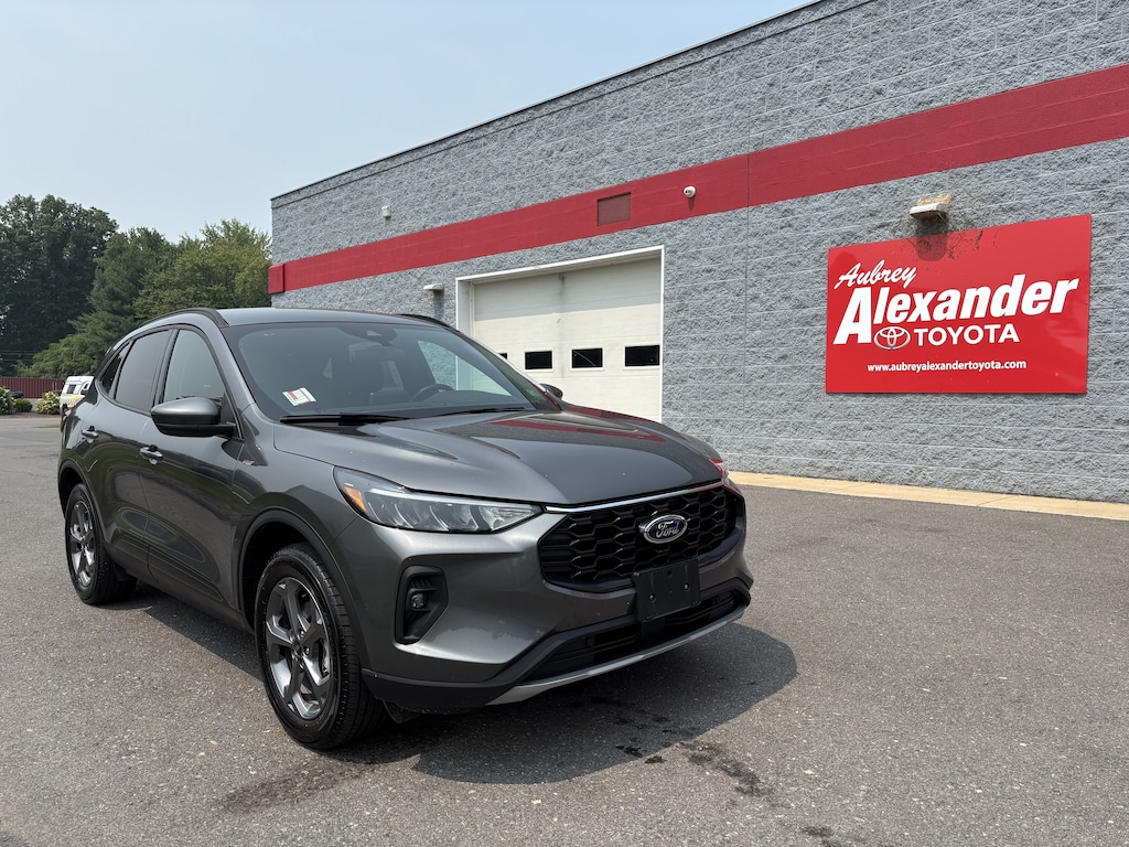 Used 2025 Ford Escape ST-Line Select SUV