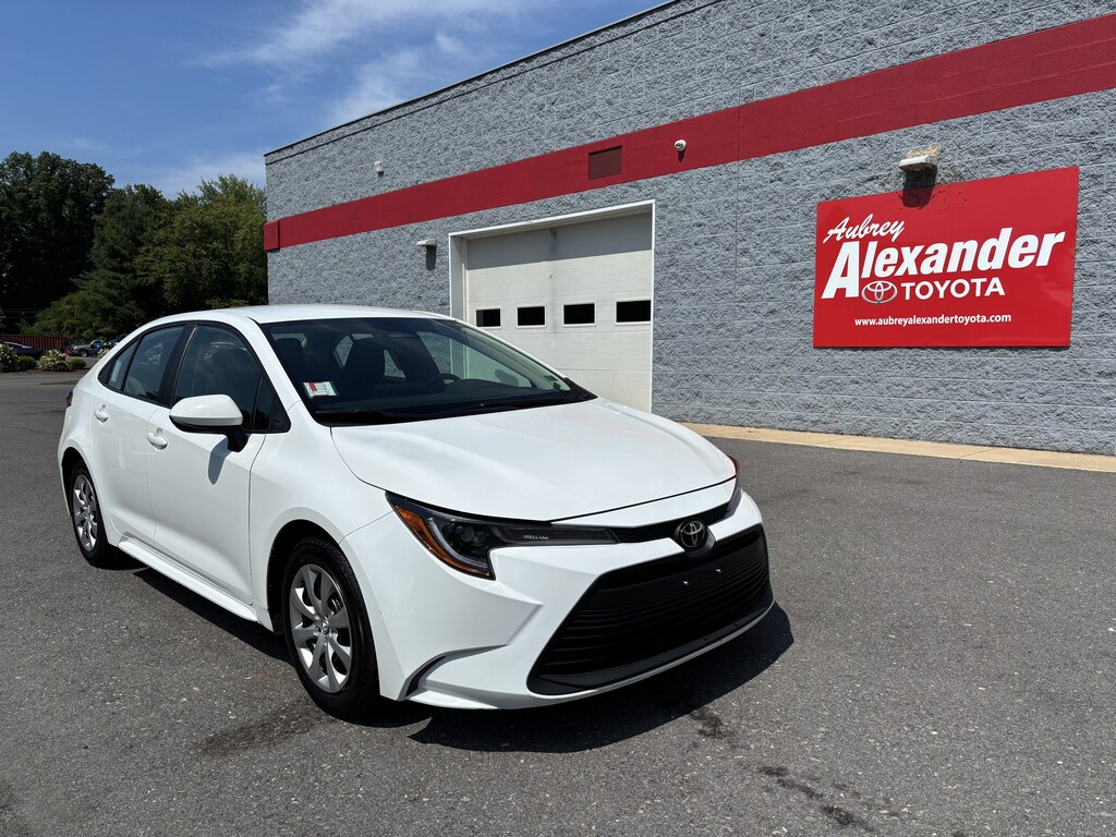 Certified 2024 Toyota Corolla LE Sedan