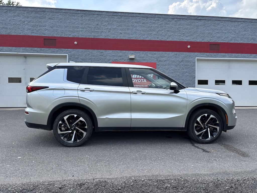 Used 2022 Mitsubishi Outlander ES CUV