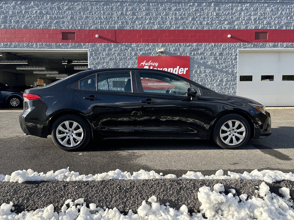 Used 2025 Toyota Corolla LE Sedan