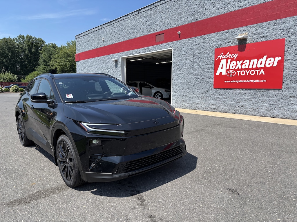 New 2026 Toyota C-HR XSE SUV