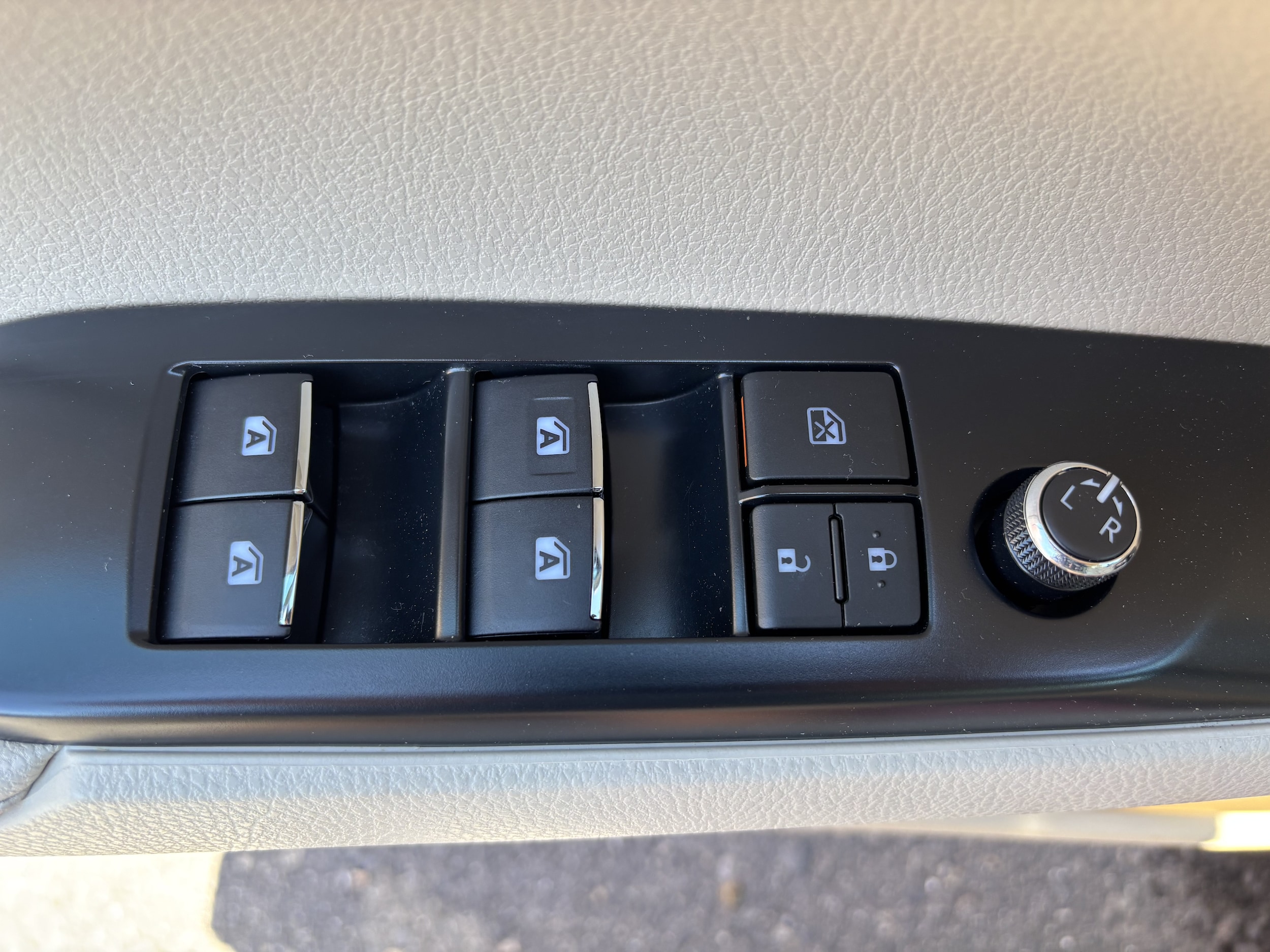 2018 Toyota Camry XLE - Photo 17