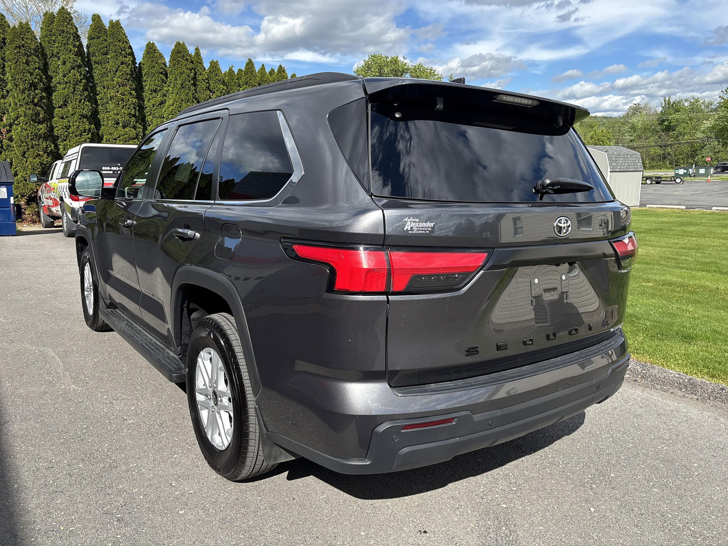 2025 Toyota Sequoia SR5 - Photo 6