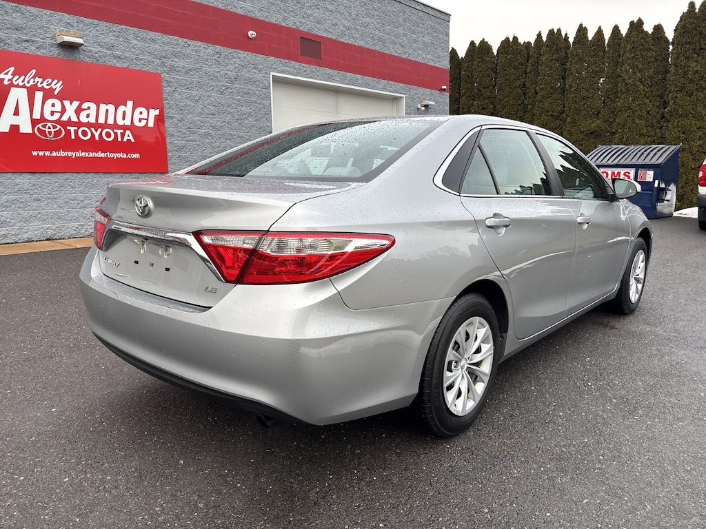 Used 2017 Toyota Camry LE Sedan