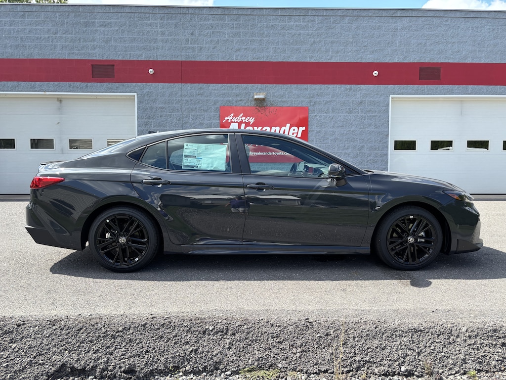 Used 2026 Toyota Camry SE Sedan