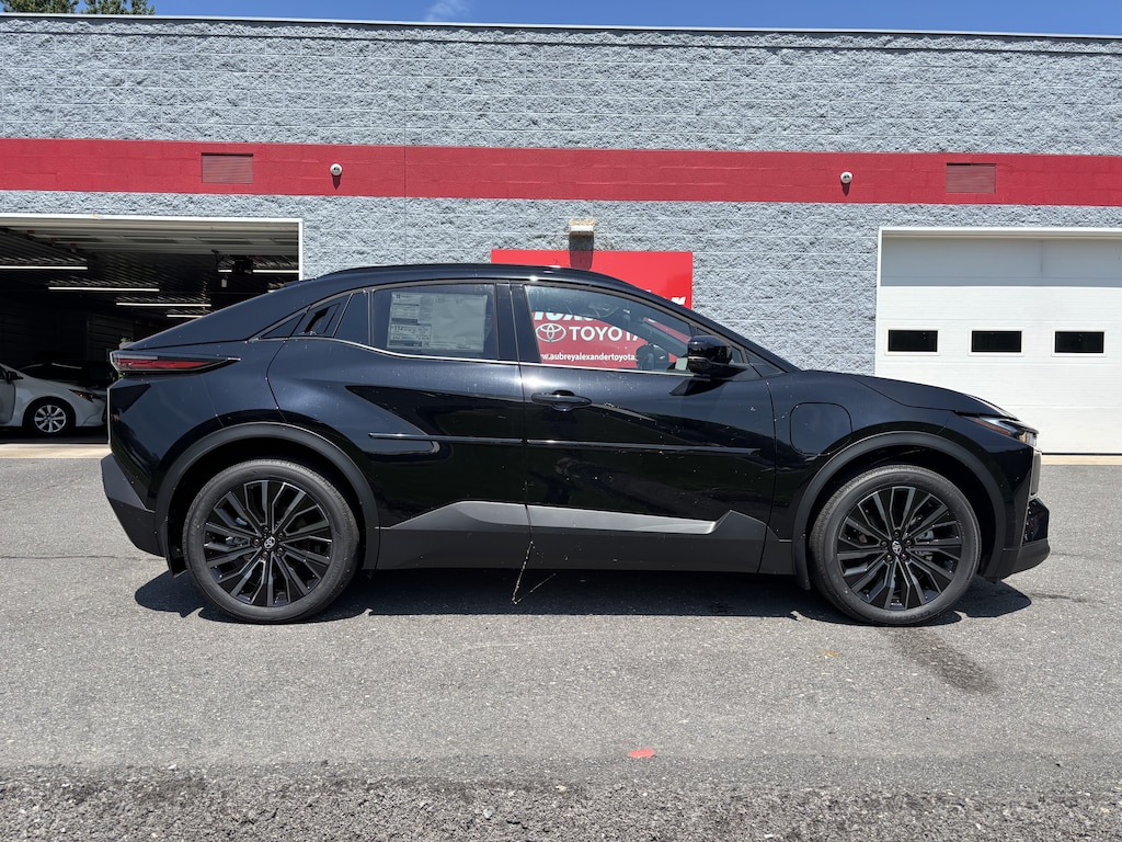 New 2026 Toyota C-HR XSE SUV