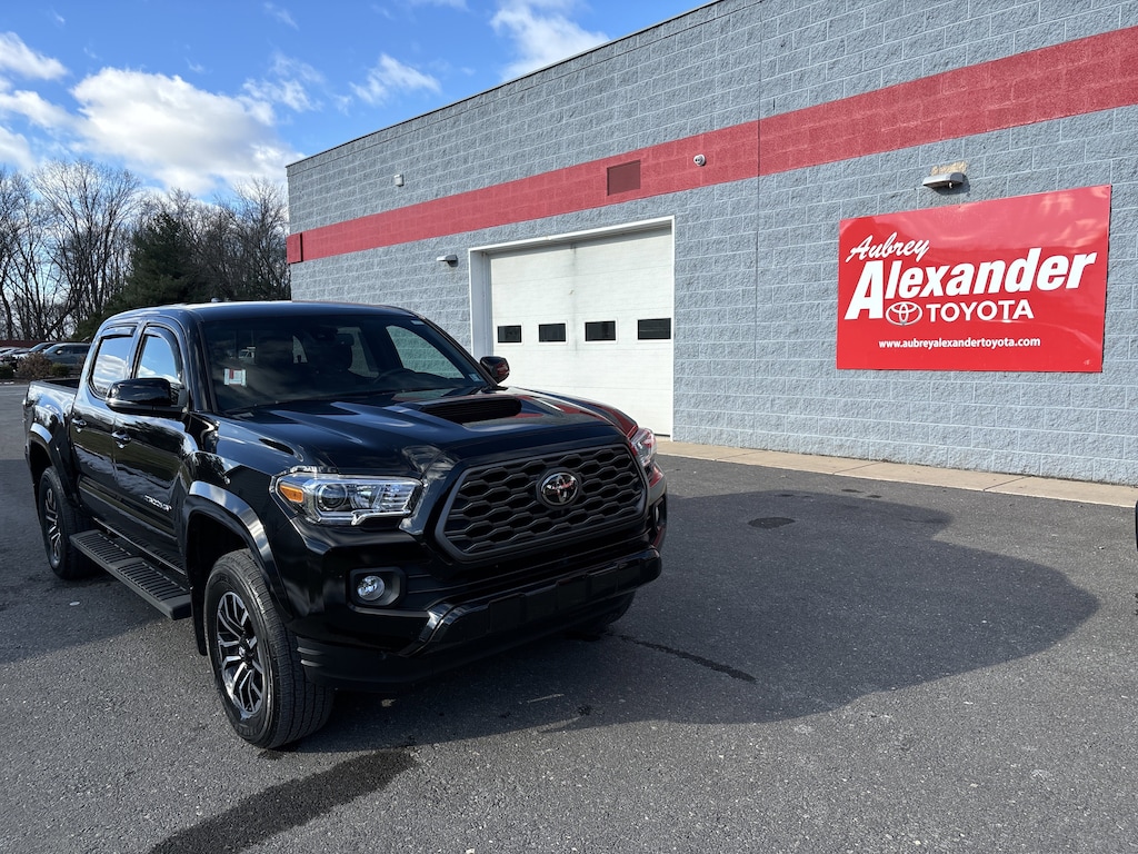 Used 2022 Toyota Tacoma 4WD SR5 V6 Truck Double Cab