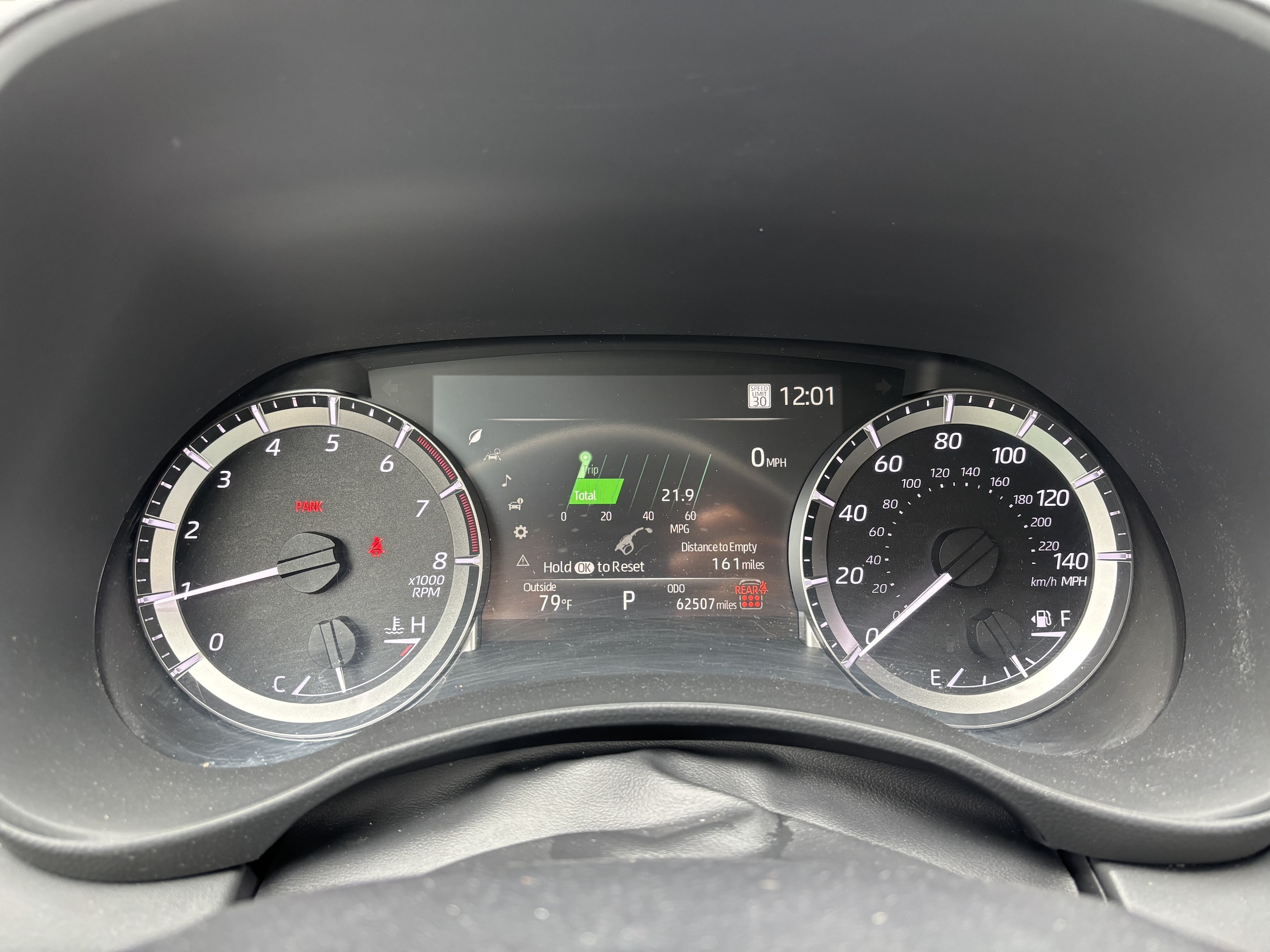 2024 Toyota Highlander LE - Photo 22