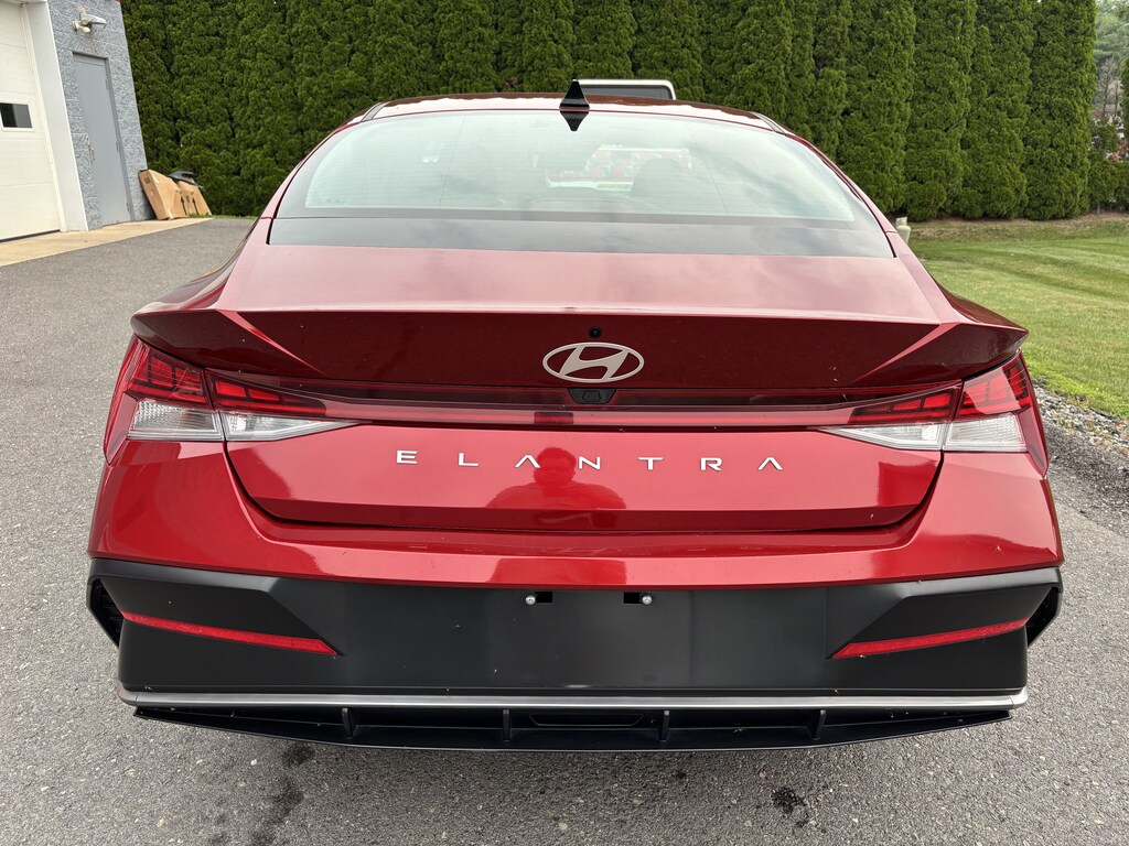 Used 2025 Hyundai Elantra SEL Convenience Sedan