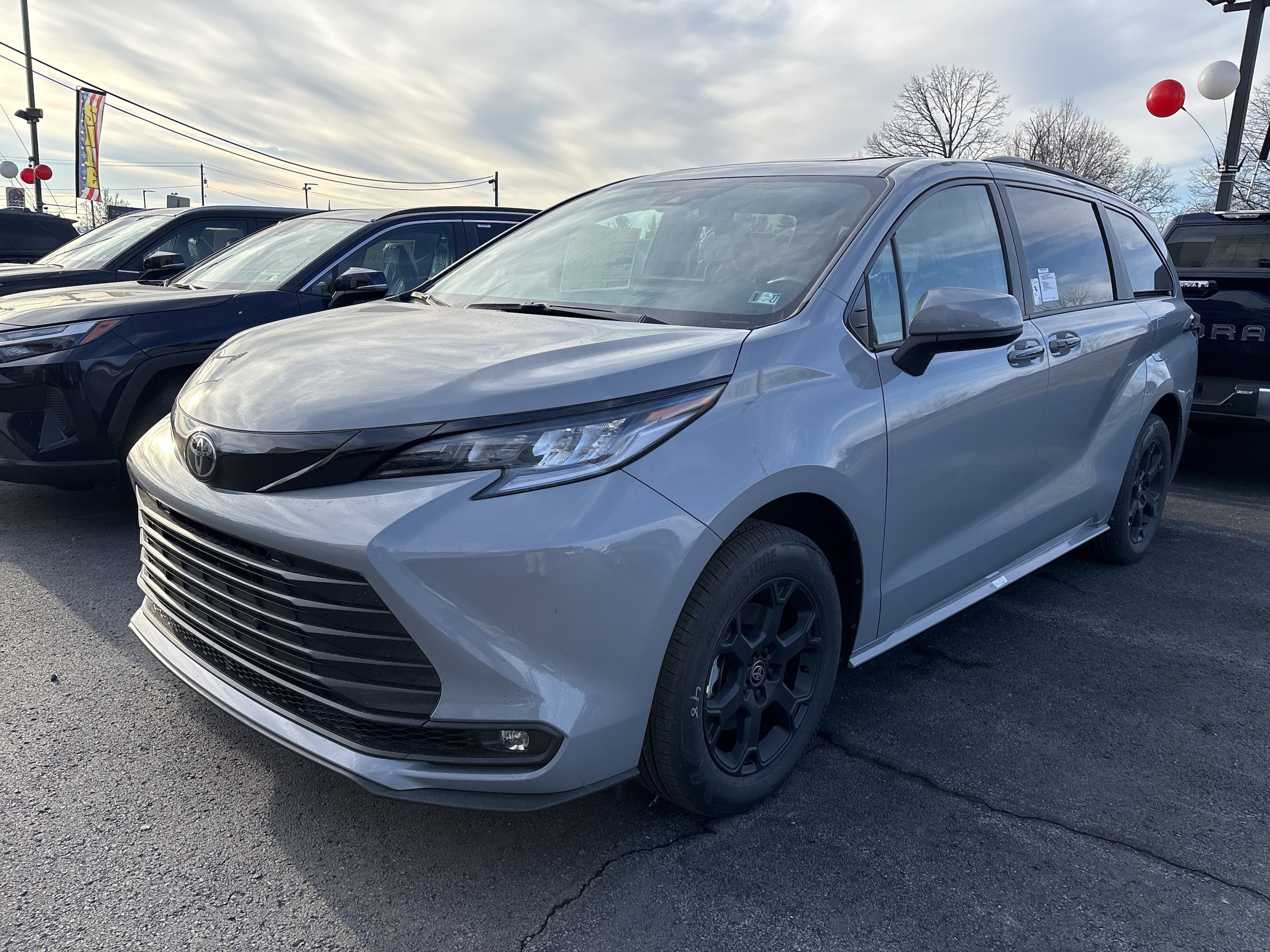 2026 Toyota Sienna Woodland Edition's photo