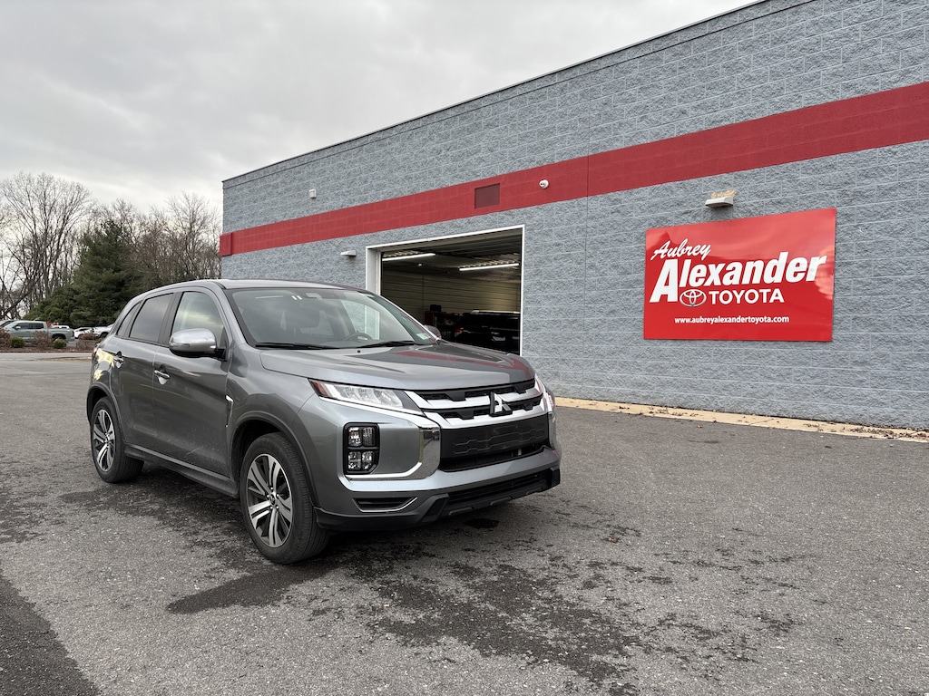 Used 2025 Mitsubishi Outlander Sport 2.0 SE SUV