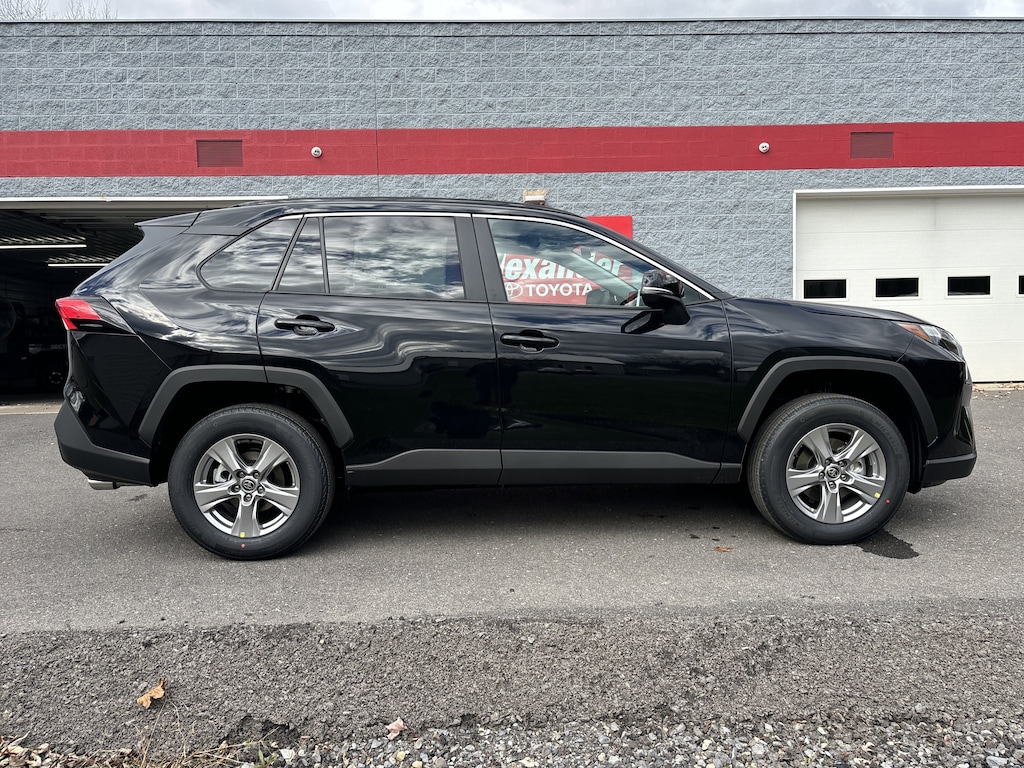 New 2025 Toyota RAV4 XLE SUV
