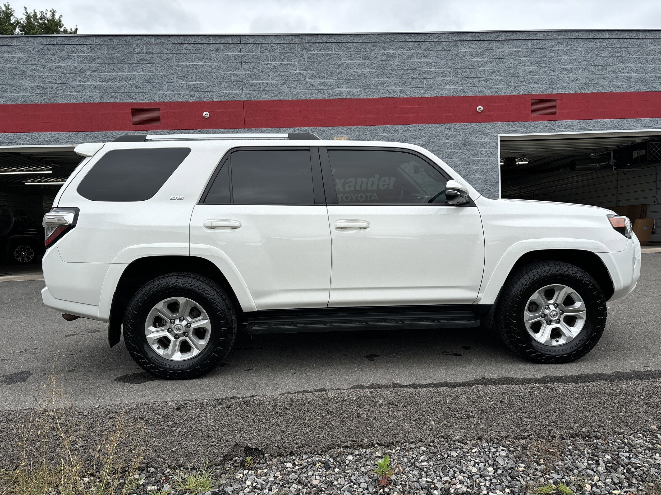 2019 Toyota 4Runner SR5 Premium photo 2