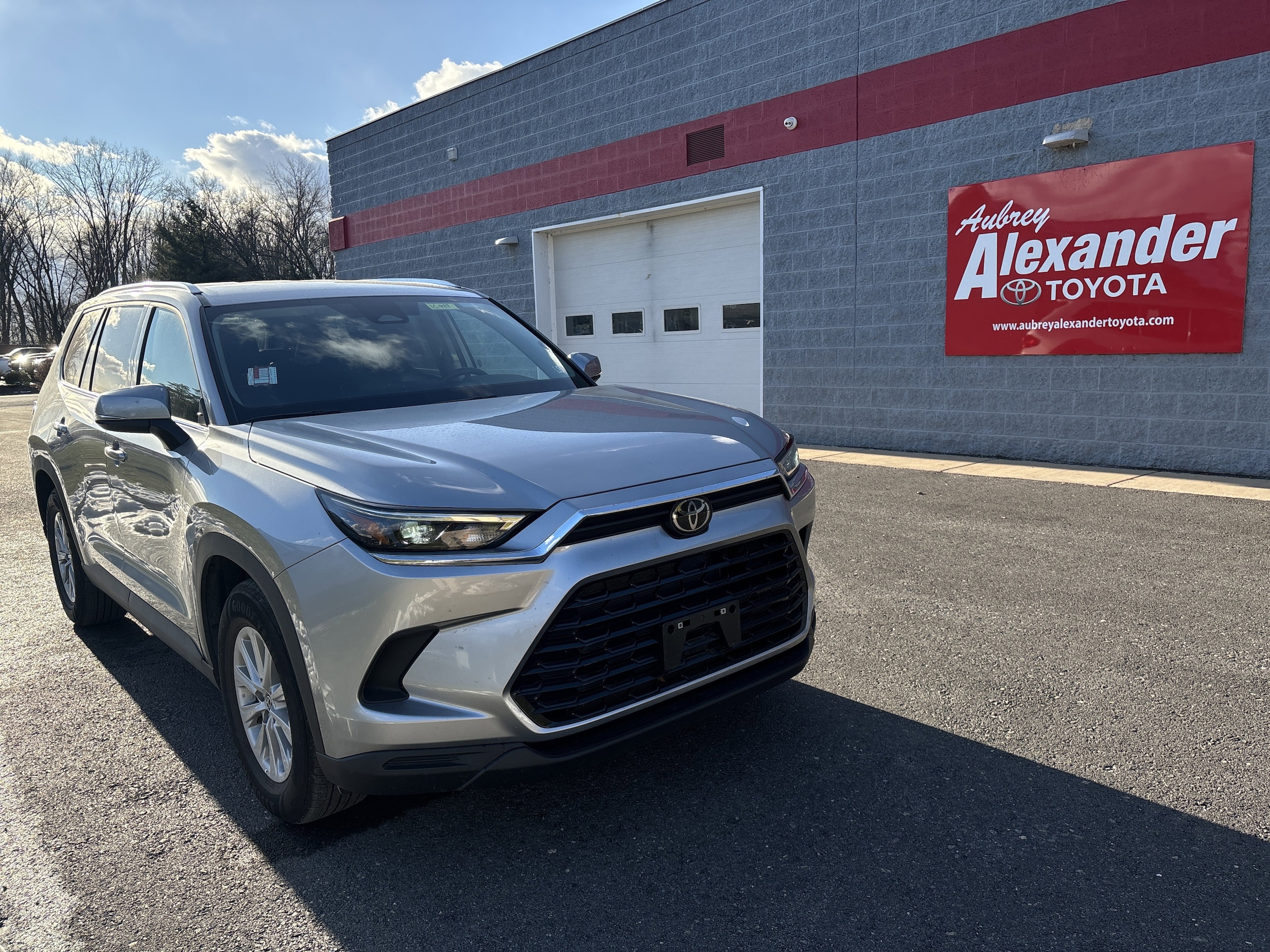 2025 Toyota Grand Highlander XLE's photo