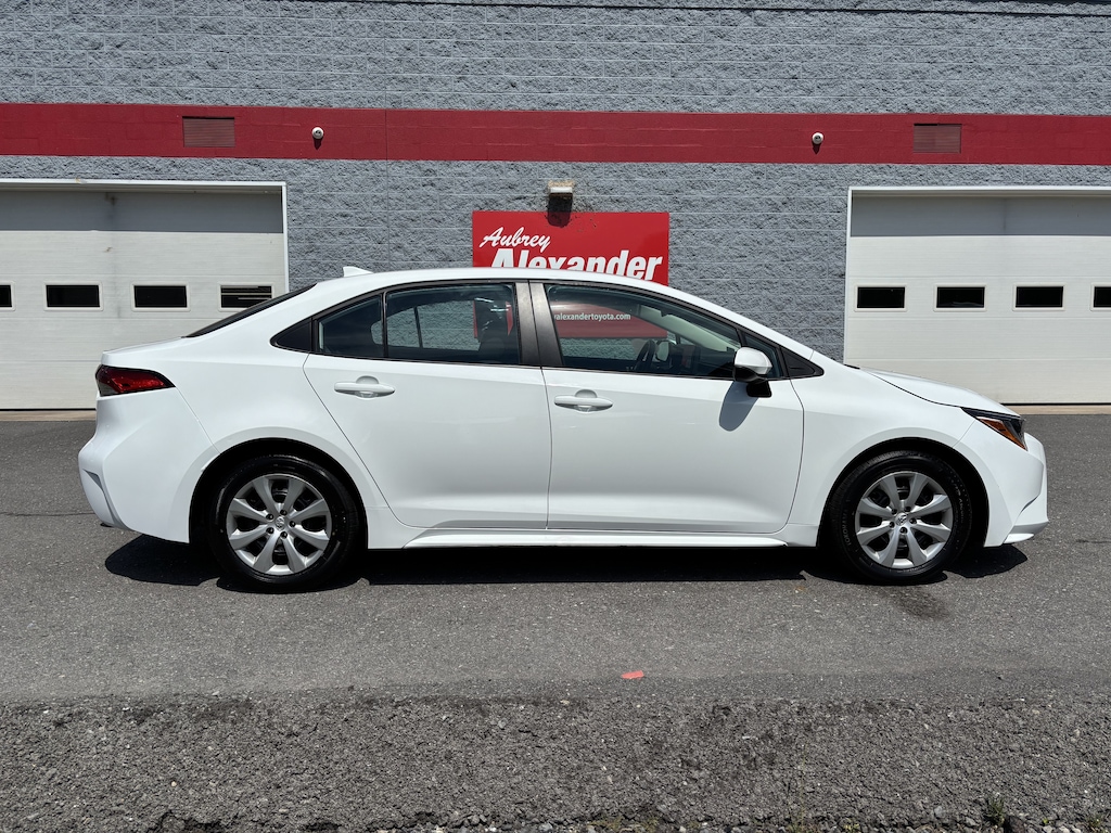 Certified 2024 Toyota Corolla LE Sedan