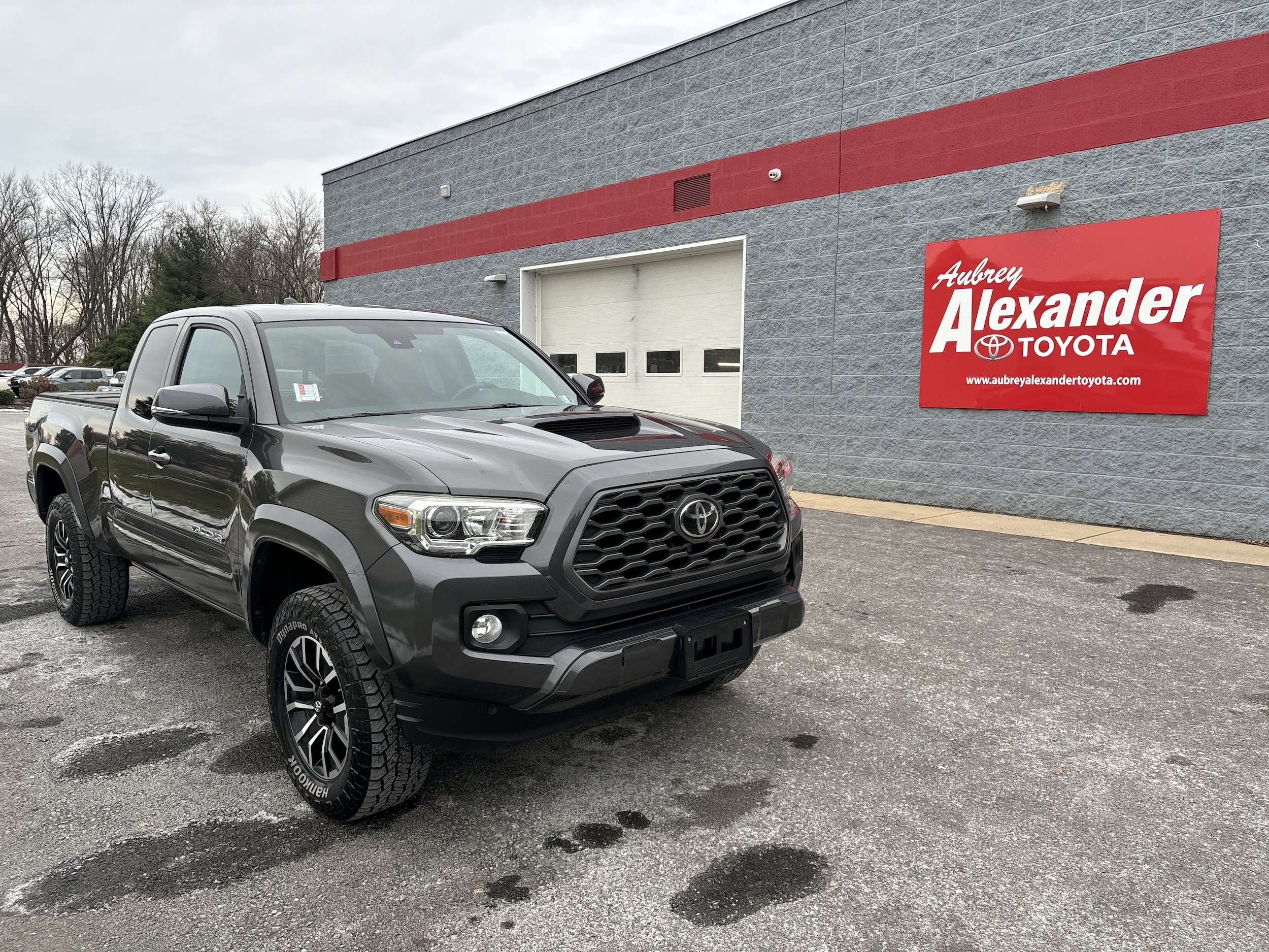 2020 Toyota Tacoma TRD Sport's photo