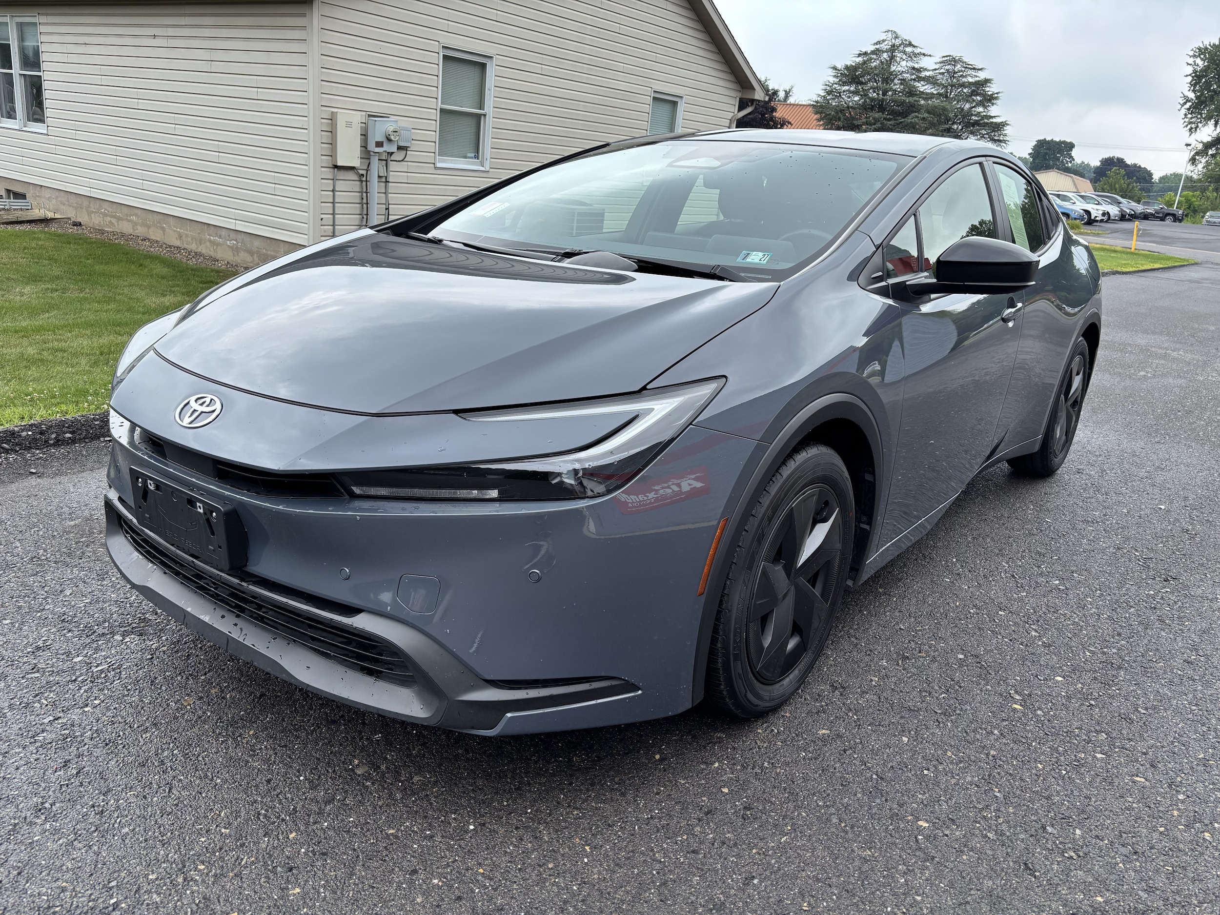 2024 Toyota Prius LE - Photo 8