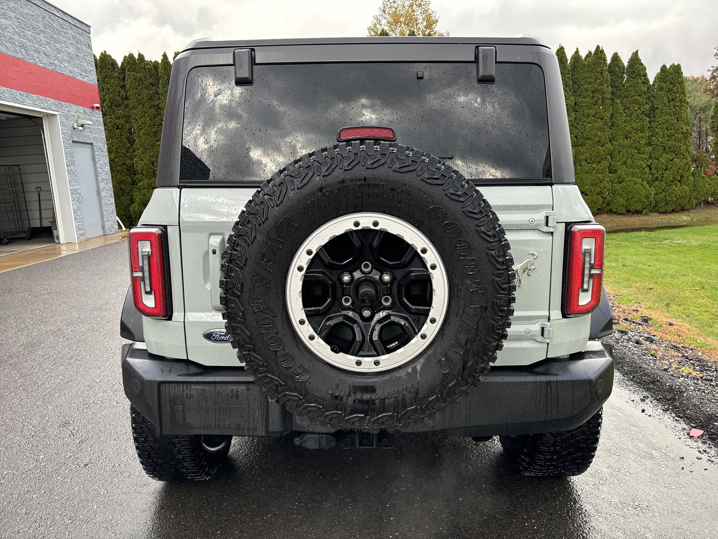 2023 Ford Bronco Outer Banks photo 3