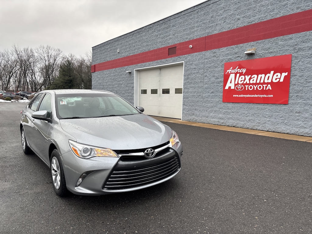 Used 2017 Toyota Camry LE Sedan