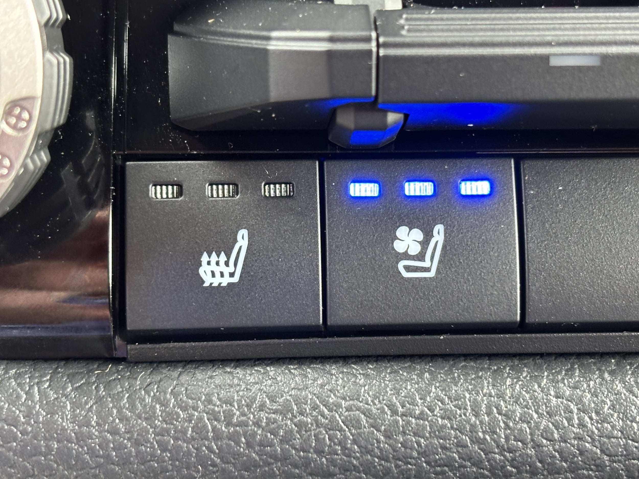 2026 Toyota Tundra Limited - Photo 27