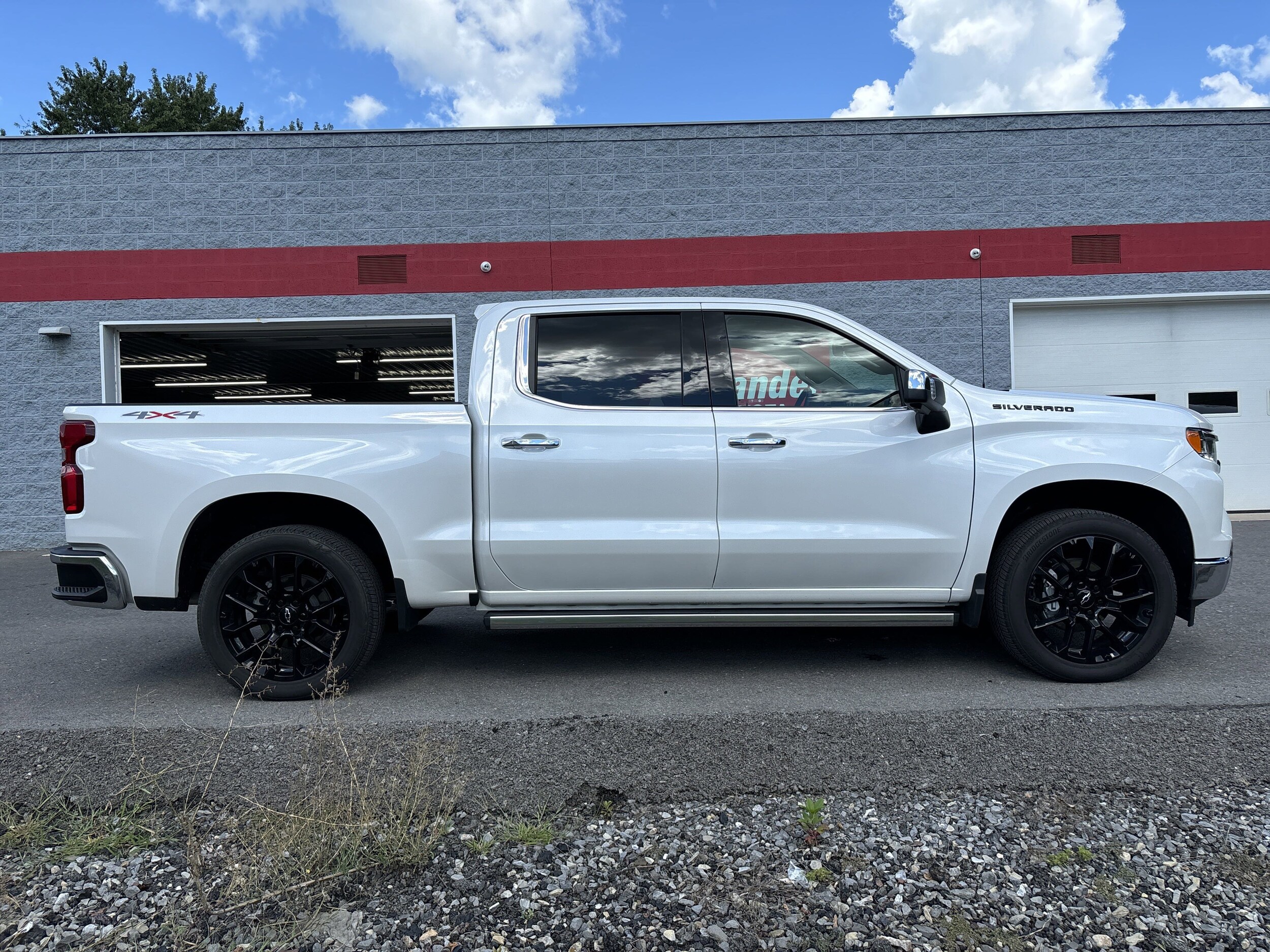 2024 Chevrolet Silverado 1500 LTZ photo 2