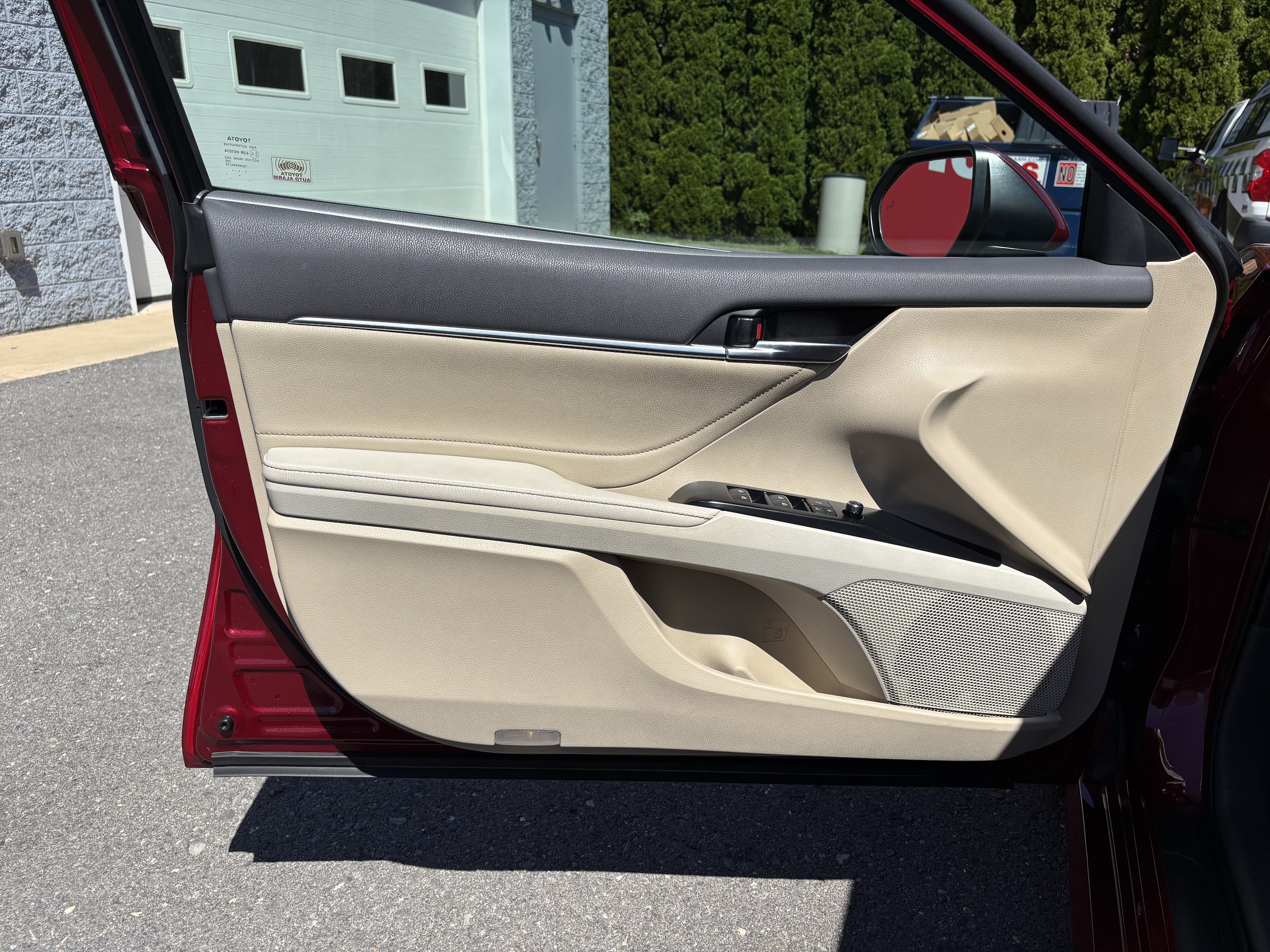2018 Toyota Camry XLE - Photo 16