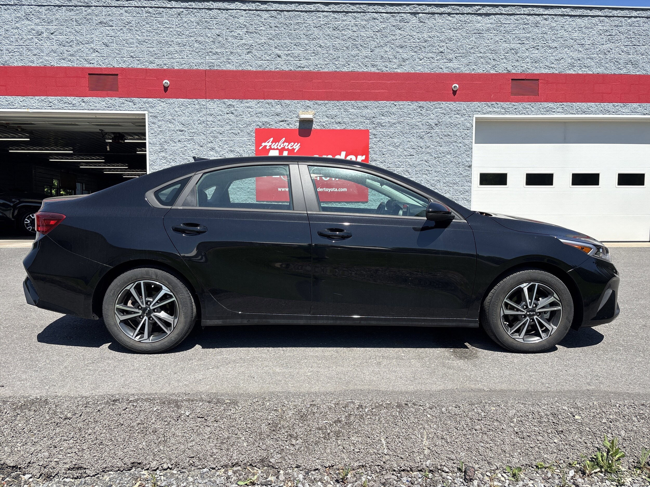 Used 2022 Kia FORTE LXS with VIN 3KPF24AD7NE501298 for sale in Selinsgrove, PA