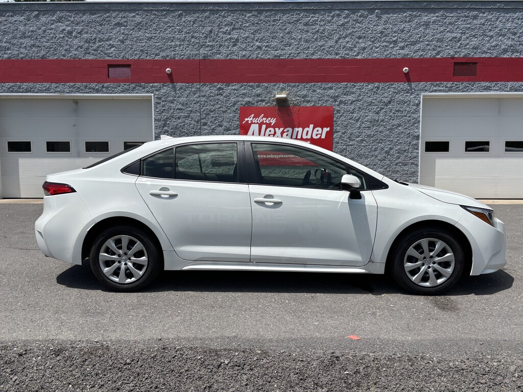 Used 2025 Toyota Corolla LE Sedan
