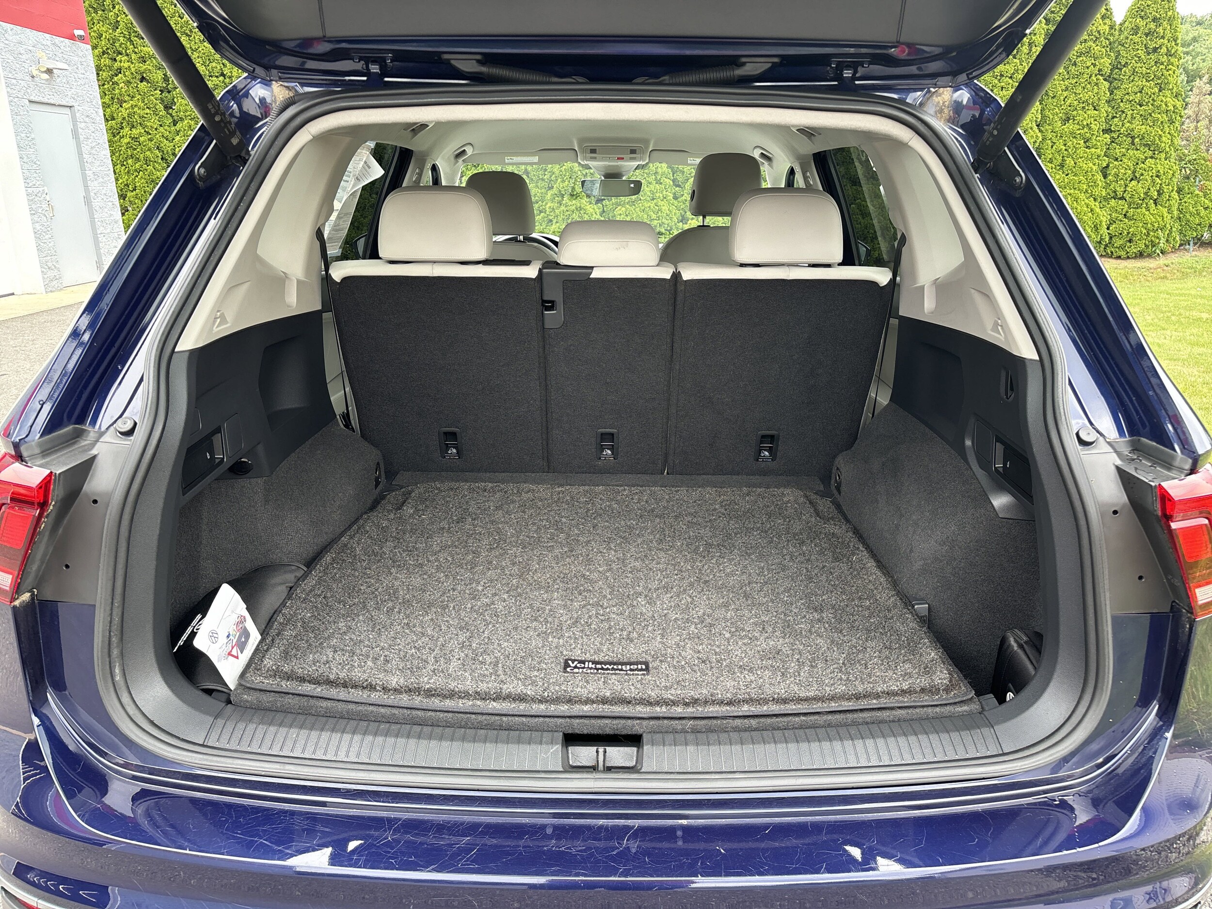 2022 Volkswagen Tiguan SE photo 3