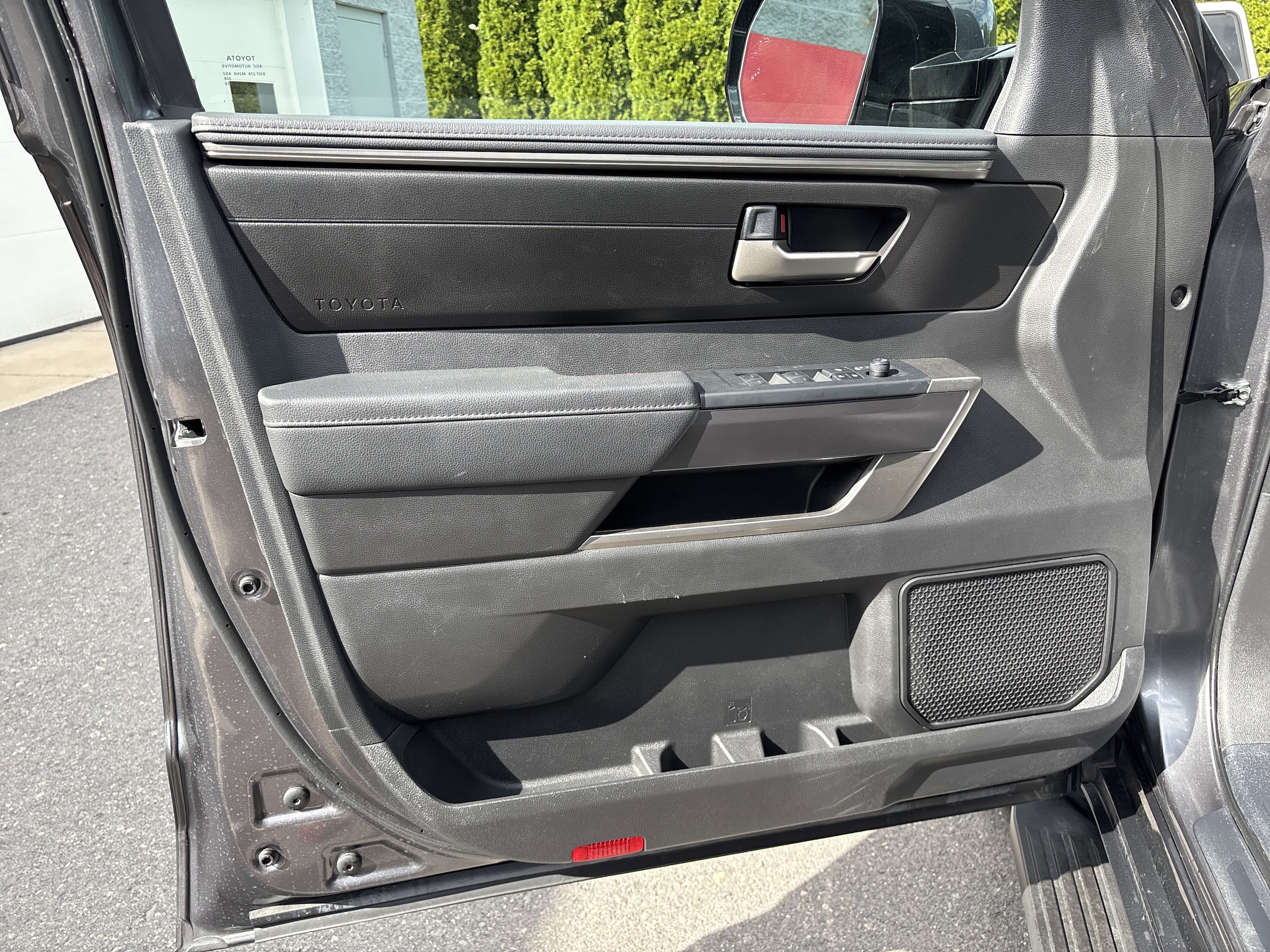 2025 Toyota Sequoia SR5 - Photo 17