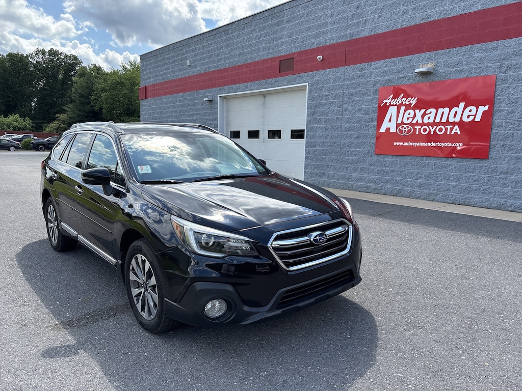 Used 2018 Subaru Outback 3.6R Touring with Starlink SUV