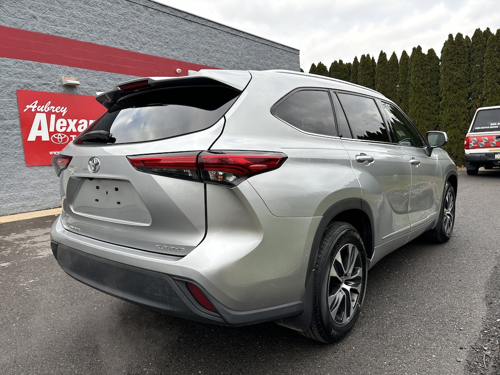 Used 2021 Toyota Highlander XLE SUV