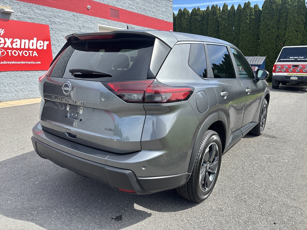 Used 2025 Nissan Rogue SV SUV