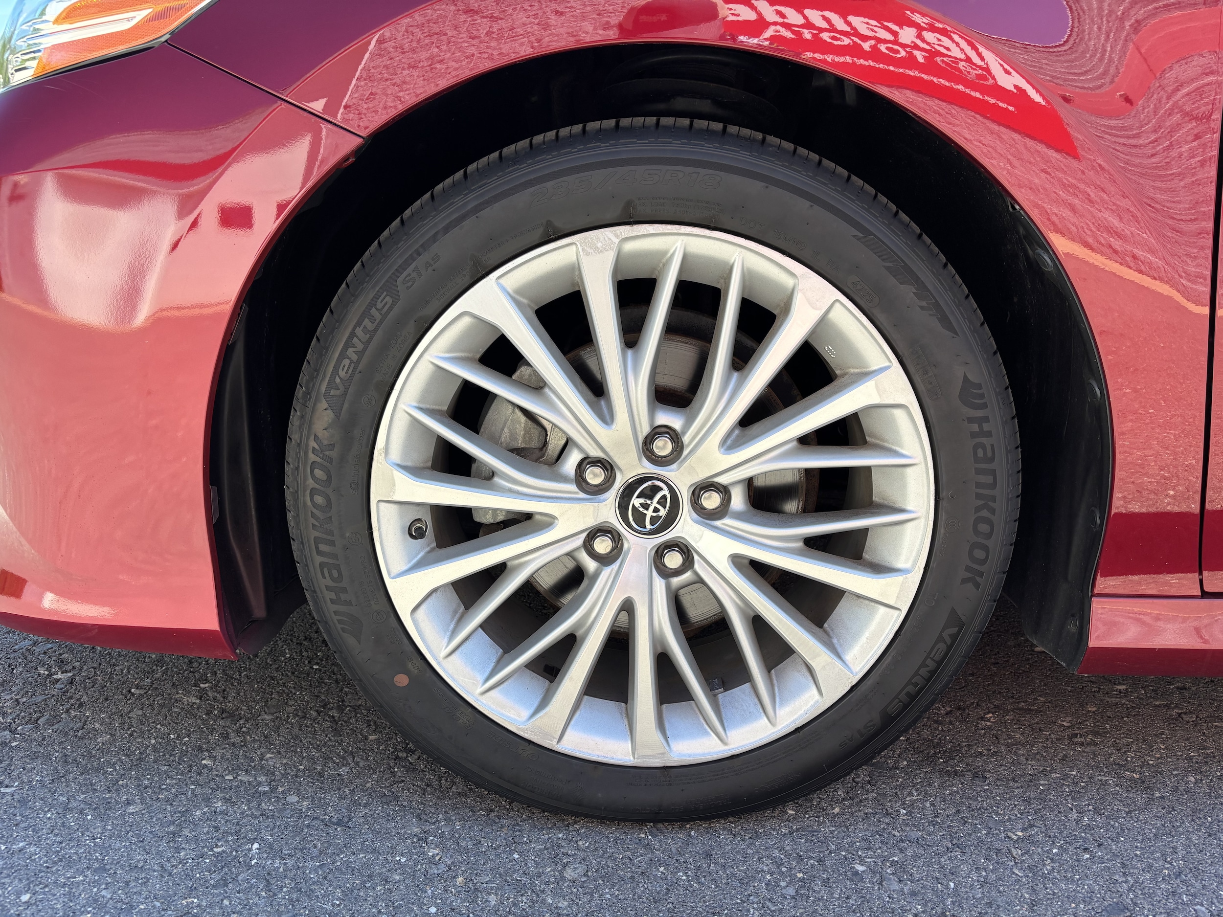 2018 Toyota Camry XLE - Photo 11