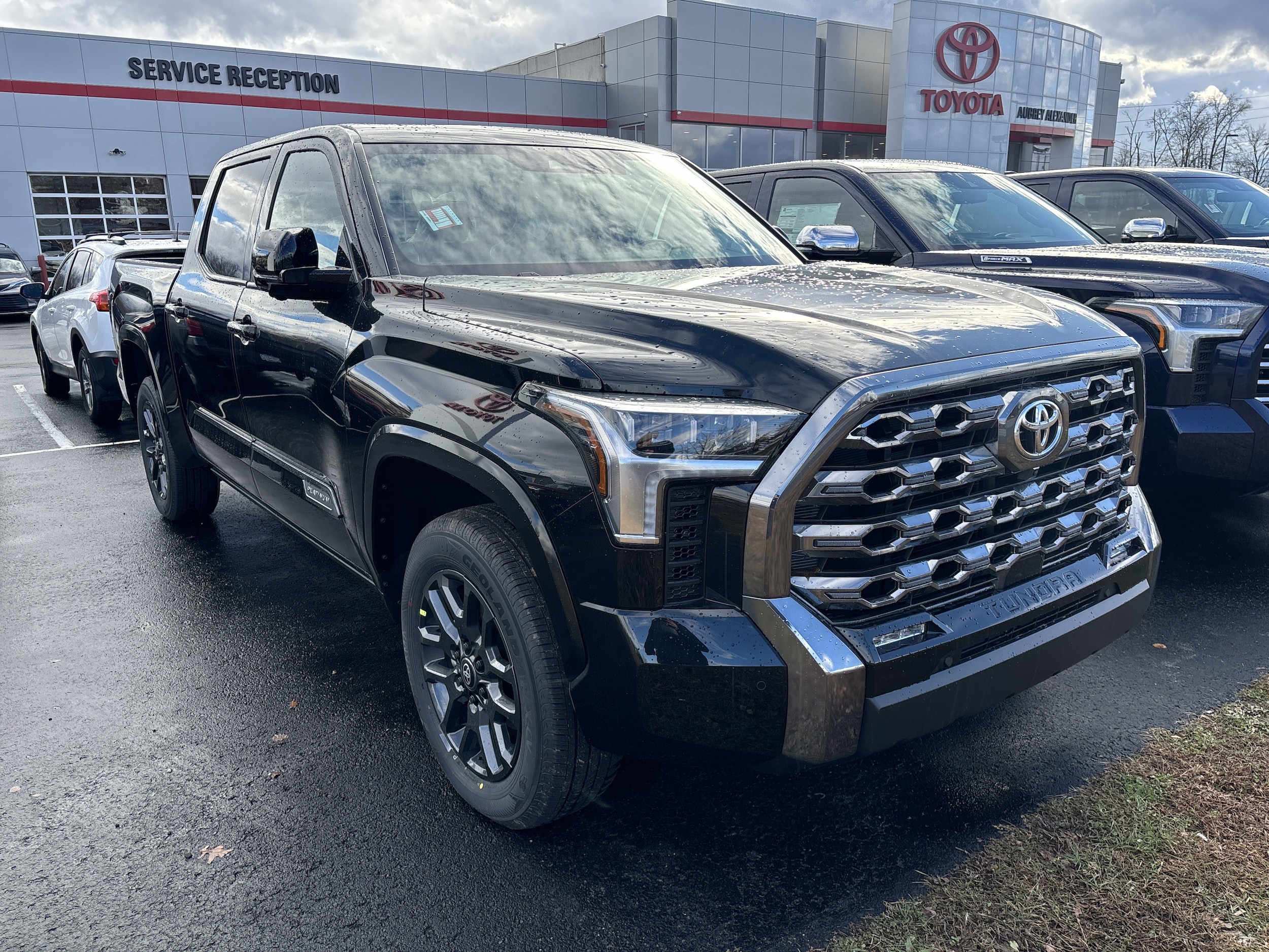 2026 Toyota Tundra Platinum's photo