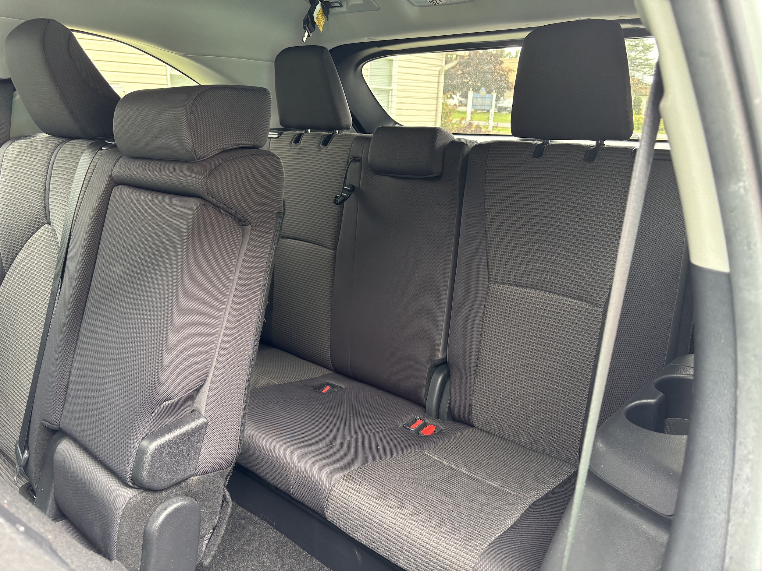 2024 Toyota Highlander LE - Photo 15