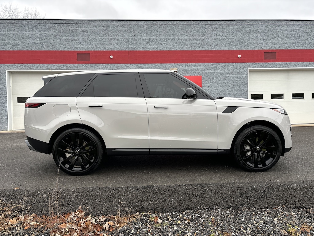 Used 2025 Land Rover Range Rover Sport P360 SE SUV