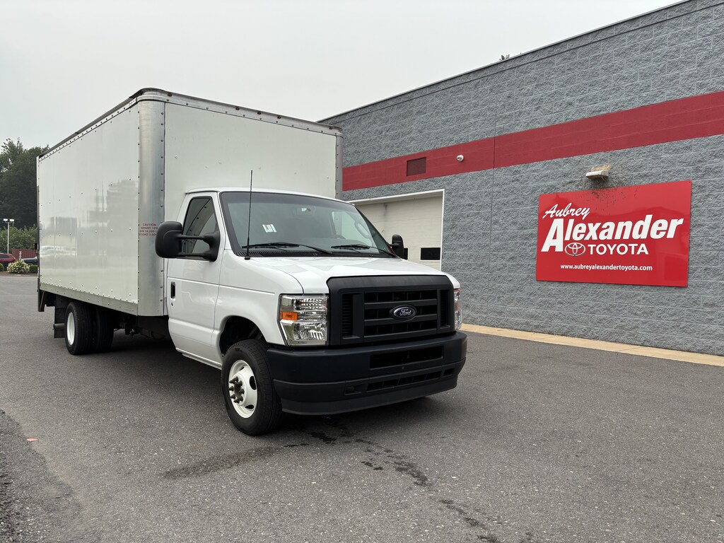 Used 2024 Ford E-Series Cutaway Base Truck