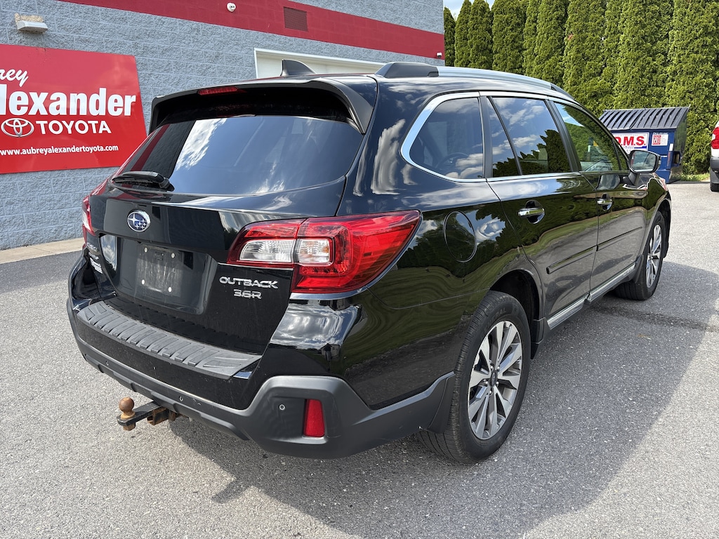 Used 2018 Subaru Outback 3.6R Touring with Starlink SUV