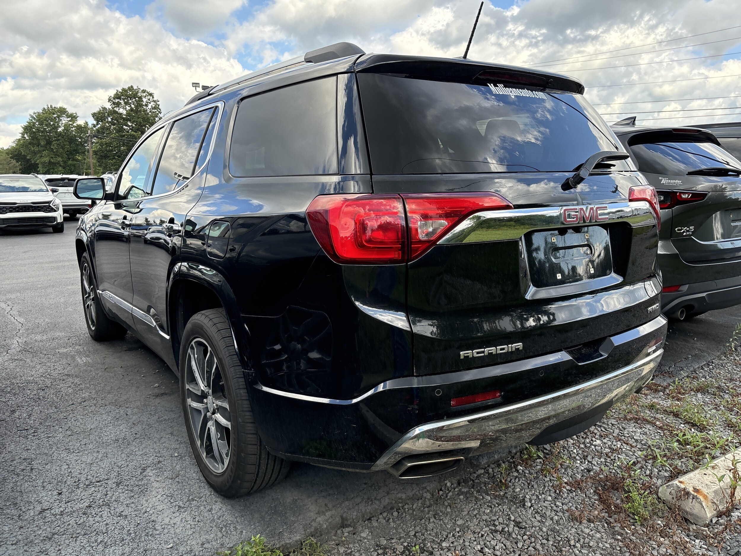 2019 Gmc Acadia Denali photo 2