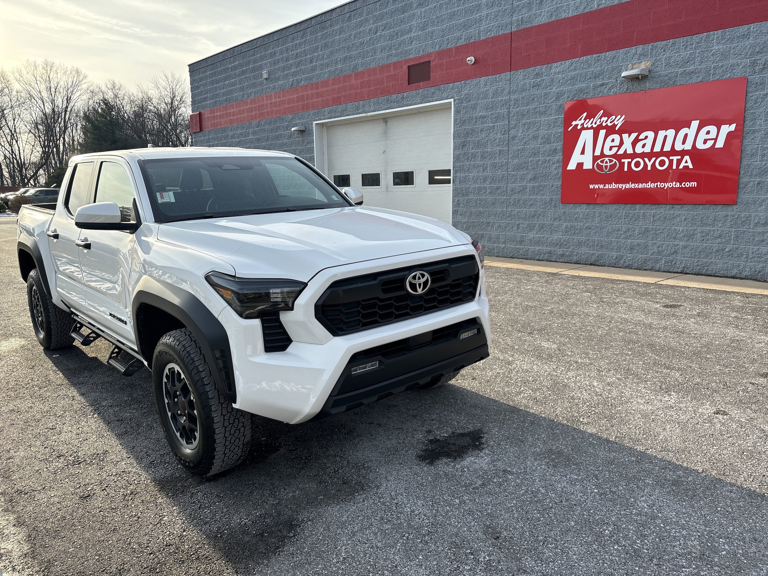 2024 Toyota Tacoma TRD Off Road's photo