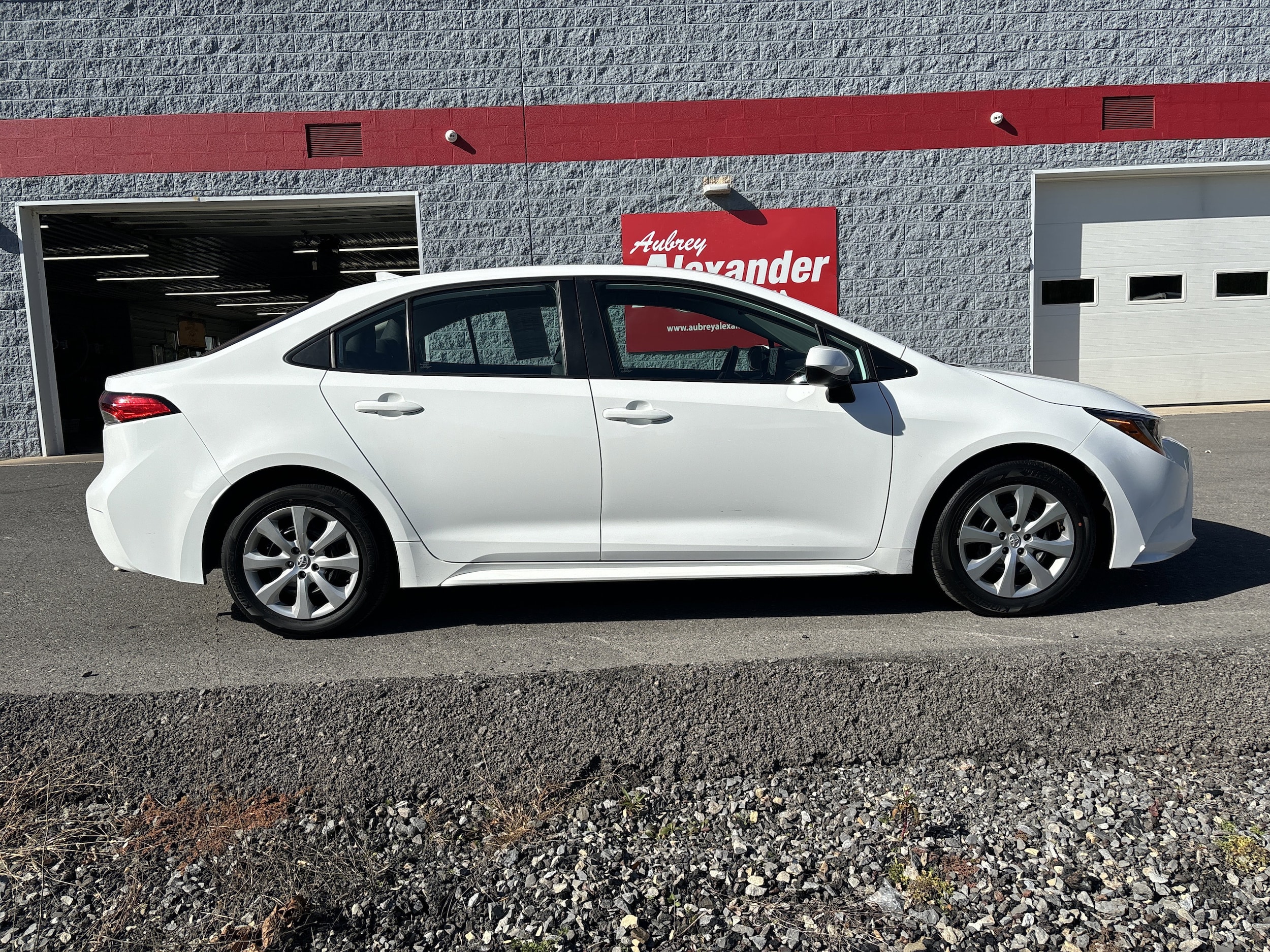 Certified 2024 Toyota Corolla LE with VIN 5YFB4MDE0RP091655 for sale in Selinsgrove, PA