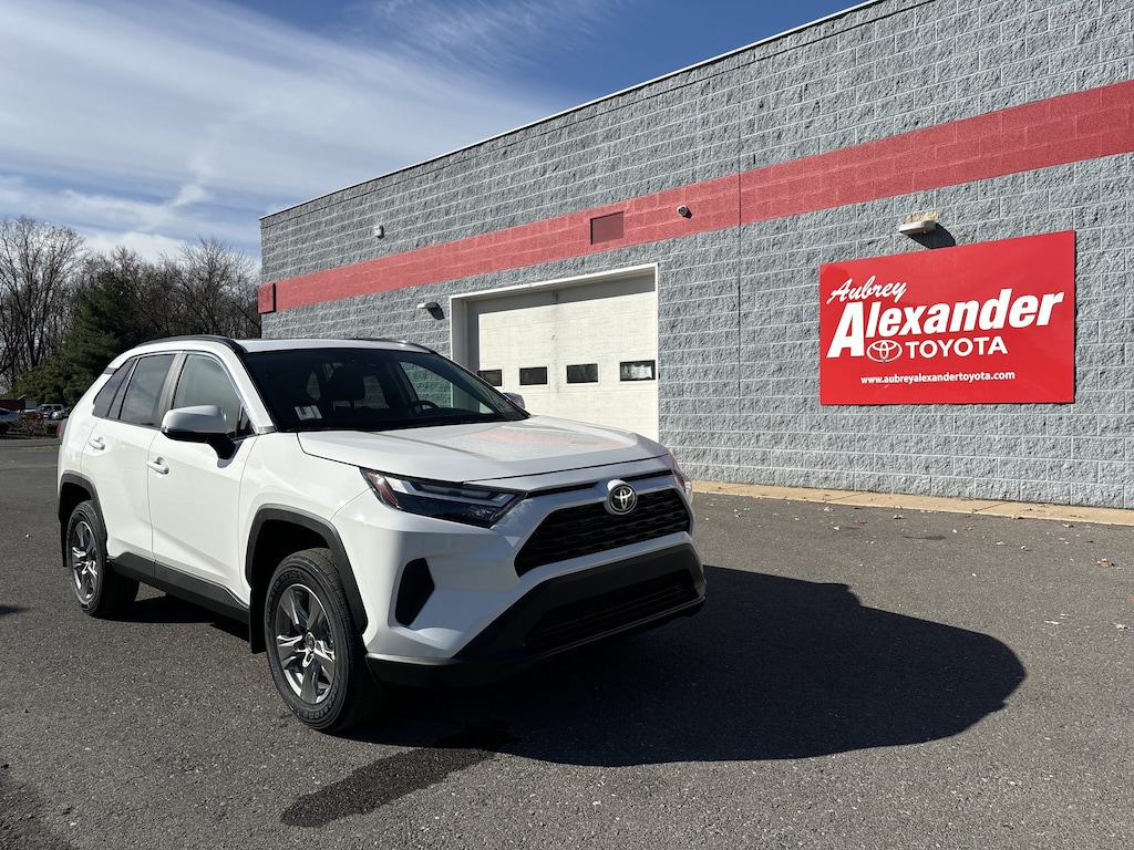 New 2025 Toyota RAV4 XLE SUV