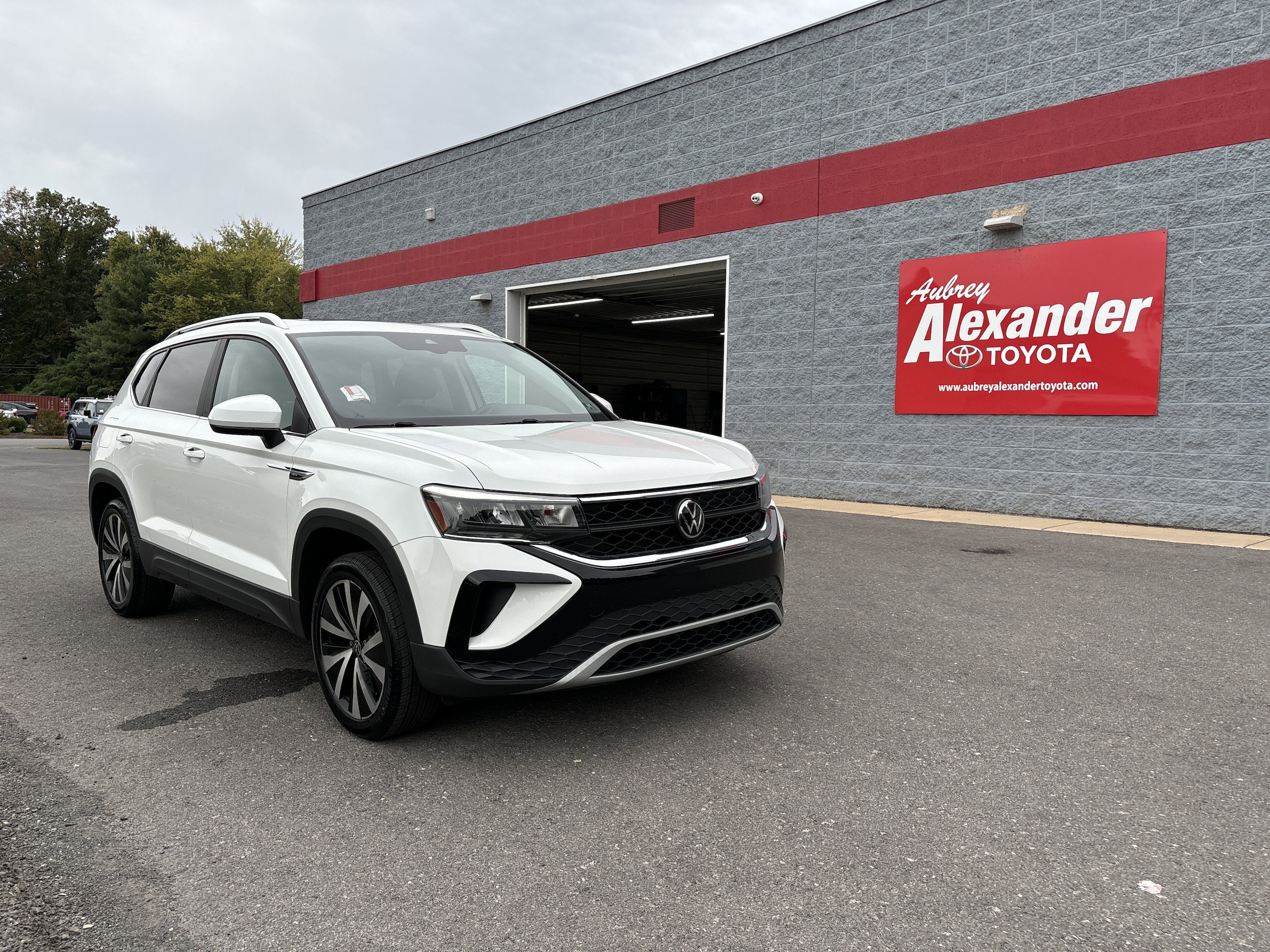 2023 Volkswagen Taos SE