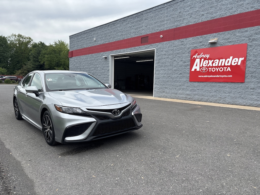 Used 2024 Toyota Camry SE Sedan
