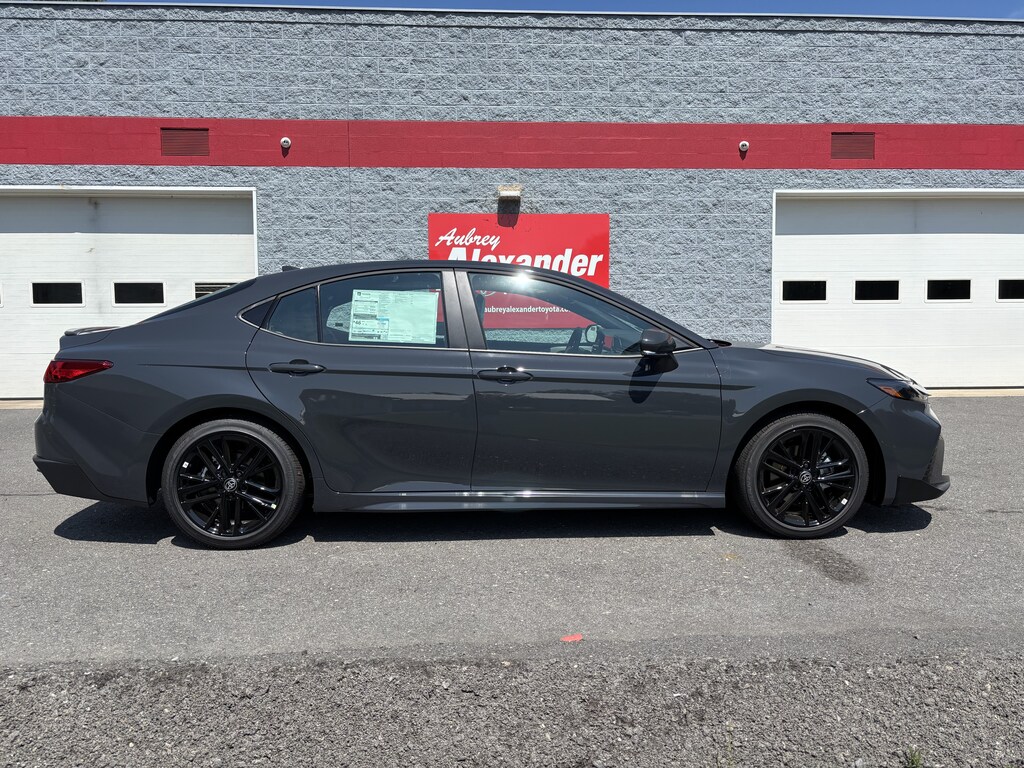 Used 2026 Toyota Camry SE Sedan